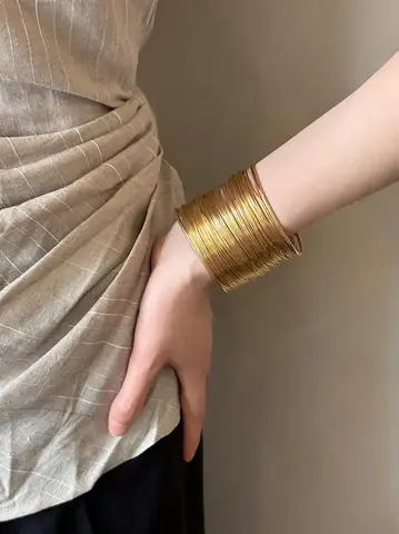 Cách Chọn Và Phối Vòng Tay Nhiều Lớp Để Tạo Phong Cách Thời Trang Cá Tính