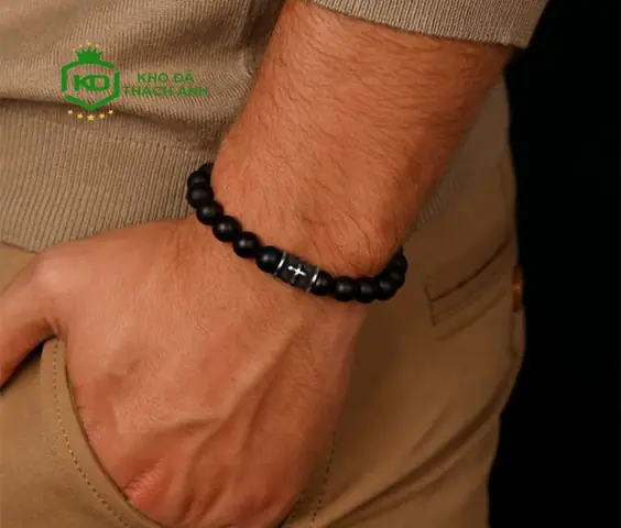 Vòng Tay Obsidian Đen: Ý Nghĩa, Công Dụng Và Cách Chọn Cho Người Mới Bắt Đầu Vòng Tay Obsidian Đen: Ý Nghĩa, Công Dụng Và Cách Chọn Cho Người Mới Bắt Đầu