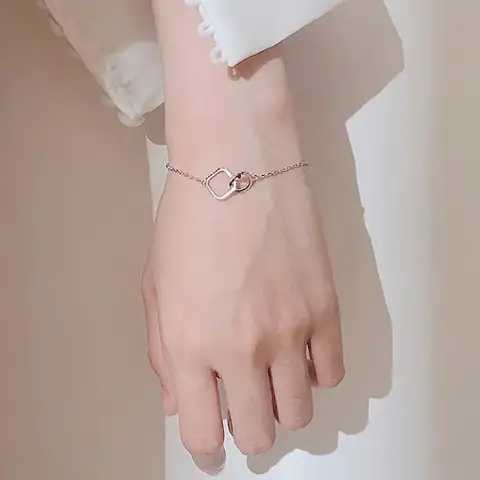 Cách Tìm Vòng Tay Rẻ Nhất: Hướng Dẫn Chọn Giá Tốt, Chất Lượng Và Nơi Mua Uy Tín Cách Tìm Vòng Tay Rẻ Nhất: Hướng Dẫn Chọn Giá Tốt, Chất Lượng Và Nơi Mua Uy Tín