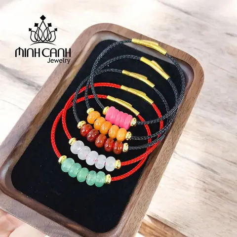 Vòng Tay Tài Lộc: Ý Nghĩa, Cách Chọn Và Cách Đeo Để Thu Hút May Mắn Vòng Tay Tài Lộc: Ý Nghĩa, Cách Chọn Và Cách Đeo Để Thu Hút May Mắn