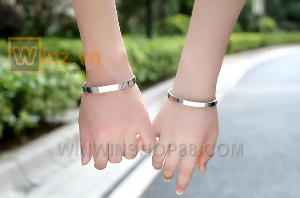Vòng Tay Titan Trơn: Tính Năng, Cách Chọn Và Nơi Mua Uy Tín