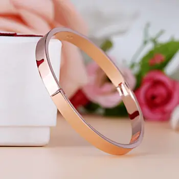 Vòng Tay Titan Trơn: Tính Năng, Cách Chọn Và Nơi Mua Uy Tín