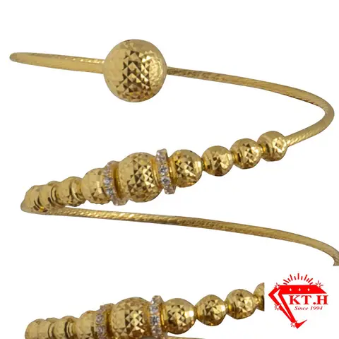 Hướng Dẫn Chọn Mua Vòng Tay Xoắn Ốc: Các Loại, Chất Liệu Và Cách Phối Đồ Phù Hợp