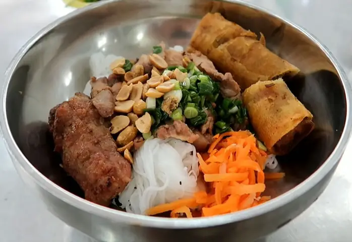 Review Bún Thịt Nướng Kiều Bảo 139 Đề Thám: Menu, Giá, Không Gian & Đánh Giá Thực Tế