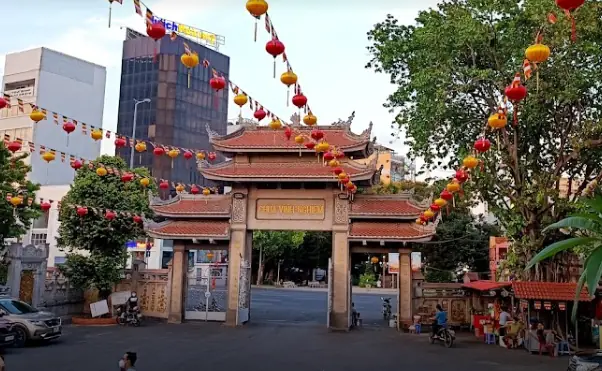 Khám Phá Chùa Vĩnh Nghiêm Tại 339 Nam Kỳ Khởi Nghĩa: Địa Chỉ, Giờ Mở Cửa & Kinh Nghiệm Tham Quan Khám Phá Chùa Vĩnh Nghiêm Tại 339 Nam Kỳ Khởi Nghĩa: Địa Chỉ, Giờ Mở Cửa & Kinh Nghiệm Tham Quan