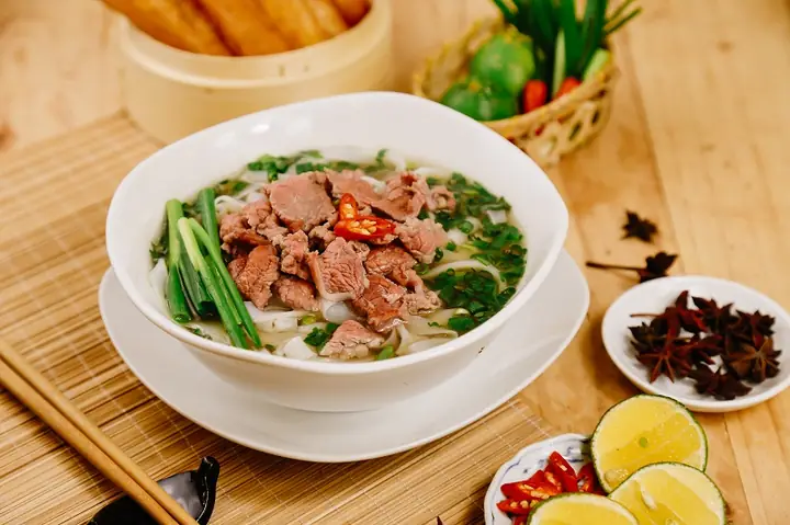 Tổng Hợp Ẩm Thực Truyền Thống Việt Nam: Những Món Ăn Đặc Sản Nổi Tiếng Cần Thử Tổng Hợp Ẩm Thực Truyền Thống Việt Nam: Những Món Ăn Đặc Sản Nổi Tiếng Cần Thử