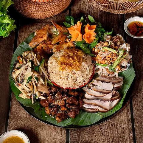 Tổng Hợp Ẩm Thực Truyền Thống Việt Nam: Những Món Ăn Đặc Sản Nổi Tiếng Cần Thử Tổng Hợp Ẩm Thực Truyền Thống Việt Nam: Những Món Ăn Đặc Sản Nổi Tiếng Cần Thử
