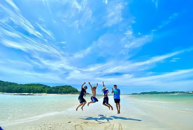 Bãi Biển Cô Tô Ở Đâu: Vị Trí Huyện Đảo Thuộc Quảng Ninh Và Các Bãi Biển Chính