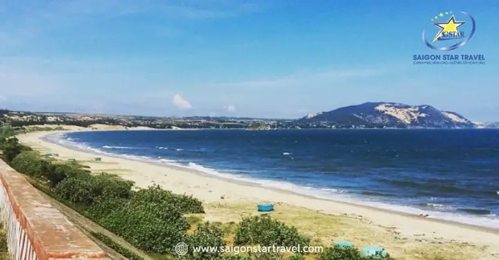 Hướng Dẫn Du Lịch Bãi Biển Hòn Rơm Mũi Né: Thông Tin Cơ Bản, Hoạt Động & Mẹo Du Khách Hướng Dẫn Du Lịch Bãi Biển Hòn Rơm Mũi Né: Thông Tin Cơ Bản, Hoạt Động & Mẹo Du Khách