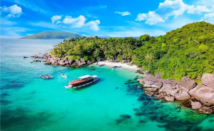 Khám Phá Các Bãi Biển Nổi Tiếng Ở Việt Nam Dành Cho Du Khách Mê Biển