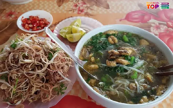 Review Bánh Đa Cá Rô Đồng Ninh Bình: Món Đặc Sản Bình Dân Được Dân Bản Địa Yêu Thích