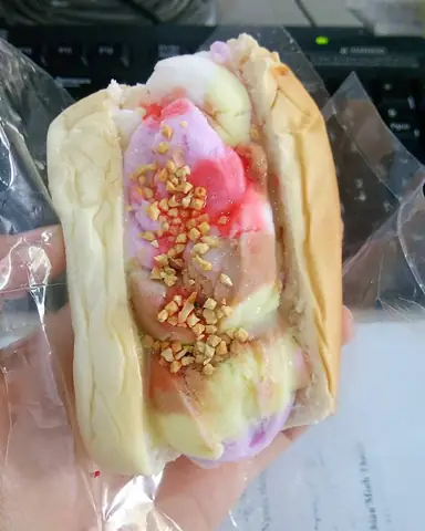 Top 10 Tiệm Bánh Mì Kẹp Kem Ngon Nhất Sài Gòn – Địa Chỉ, Giá Và Mẹo Thưởng Thức Top 10 Tiệm Bánh Mì Kẹp Kem Ngon Nhất Sài Gòn – Địa Chỉ, Giá Và Mẹo Thưởng Thức
