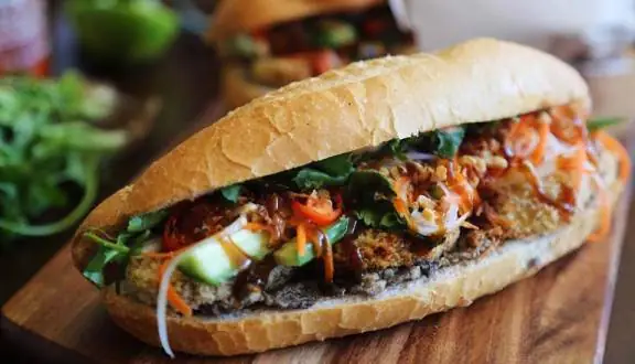 Khám Phá Top Tiệm Bánh Mì Nổi Tiếng Hội An Cho Du Khách Thưởng Thức Khám Phá Top Tiệm Bánh Mì Nổi Tiếng Hội An Cho Du Khách Thưởng Thức