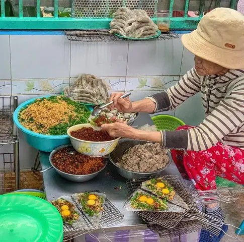 Khám Phá Bánh Tráng Kẹp Dì Hoàng Đà Nẵng: Địa Chỉ K142/46/9 Điện Biên Phủ Và Menu 20k