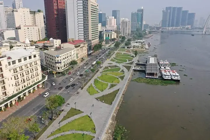 Khám Phá Bến Bạch Đằng Thành Phố Hồ Chí Minh: Công Viên Bến Sông Và Điểm Đến Lịch Sử Tại Quận 1