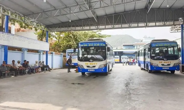 Đặt Vé Xe Từ Bến Xe Phía Bắc Nha Trang Đi Quy Nhơn: Các Nhà Xe, Lịch Trình Và Giá Vé Mới Nhất