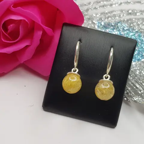 Cẩm Nang Chọn Mua Và Phân Loại Bông Tai Đá Thạch Anh: Từ Chất Liệu Đến Bảo Quản Cẩm Nang Chọn Mua Và Phân Loại Bông Tai Đá Thạch Anh: Từ Chất Liệu Đến Bảo Quản