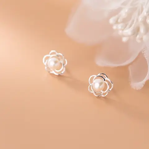 Bông Tai Hình Hoa Hồng: Hướng Dẫn Chọn Mua, Chất Liệu Và Phong Cách Phù Hợp Bông Tai Hình Hoa Hồng: Hướng Dẫn Chọn Mua, Chất Liệu Và Phong Cách Phù Hợp