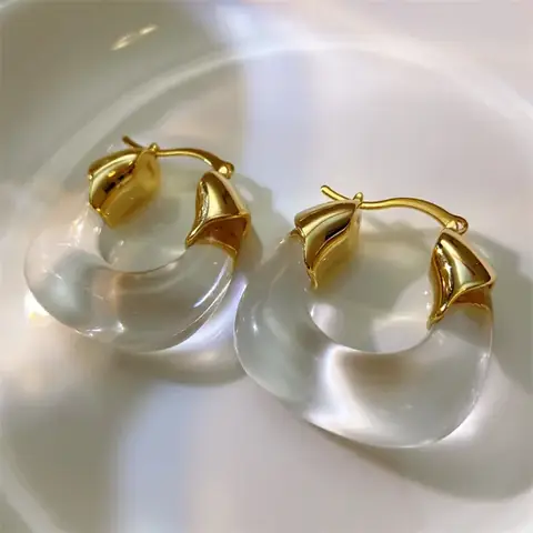 Hướng Dẫn Chọn Và Sử Dụng Bông Tai Nhựa Trong Suốt An Toàn Cho Người Mới Xỏ Hướng Dẫn Chọn Và Sử Dụng Bông Tai Nhựa Trong Suốt An Toàn Cho Người Mới Xỏ