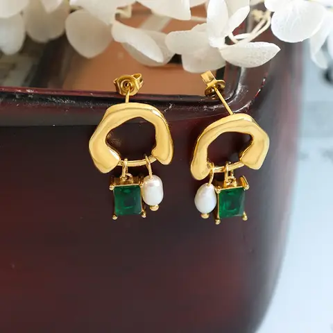 Bông Tai Titan Mạ Vàng: Đánh Giá, Lựa Chọn Và Hướng Dẫn Mua Cho Người Mới