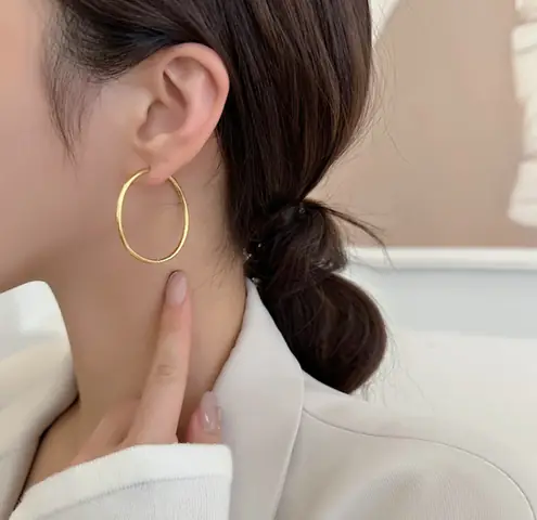 Bông Tai Tròn To Cho Nữ: Hướng Dẫn Chọn Mẫu, Phong Cách Và Địa Chỉ Mua Uy Tín