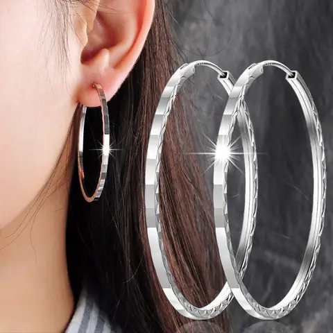 Bông Tai Tròn To Cho Nữ: Hướng Dẫn Chọn Mẫu, Phong Cách Và Địa Chỉ Mua Uy Tín