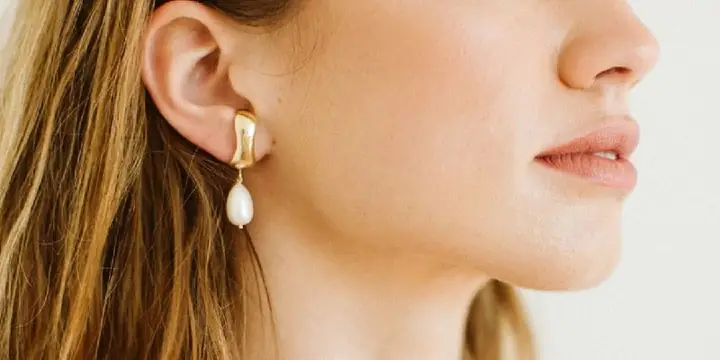 Bông Tai Vàng Tây Dài: Hướng Dẫn Chọn Mẫu Đẹp, Chất Lượng Và Mua Sắm Thông Minh Bông Tai Vàng Tây Dài: Hướng Dẫn Chọn Mẫu Đẹp, Chất Lượng Và Mua Sắm Thông Minh