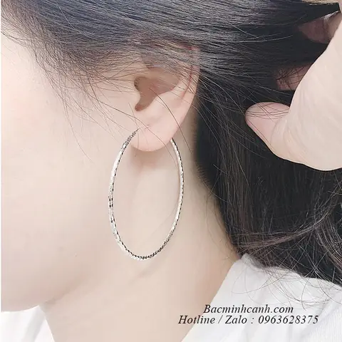 Bông Tai Vòng Tròn To: Hướng Dẫn Chọn Mẫu, Chất Liệu Và Phong Cách Phù Hợp