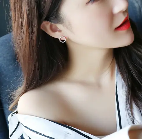 Bông Tai Vòng Tròn To: Hướng Dẫn Chọn Mẫu, Chất Liệu Và Phong Cách Phù Hợp
