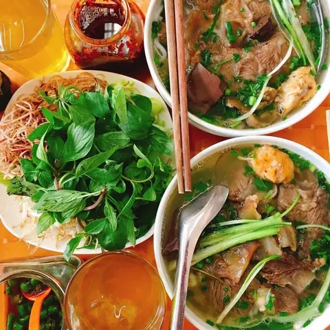 Top Bún Bò Ngon Nhất Quận Tân Bình: Địa Chỉ, Giá, Thực Đơn & Mẹo Chọn Cho Thực Khách Sài Gòn Top Bún Bò Ngon Nhất Quận Tân Bình: Địa Chỉ, Giá, Thực Đơn & Mẹo Chọn Cho Thực Khách Sài Gòn