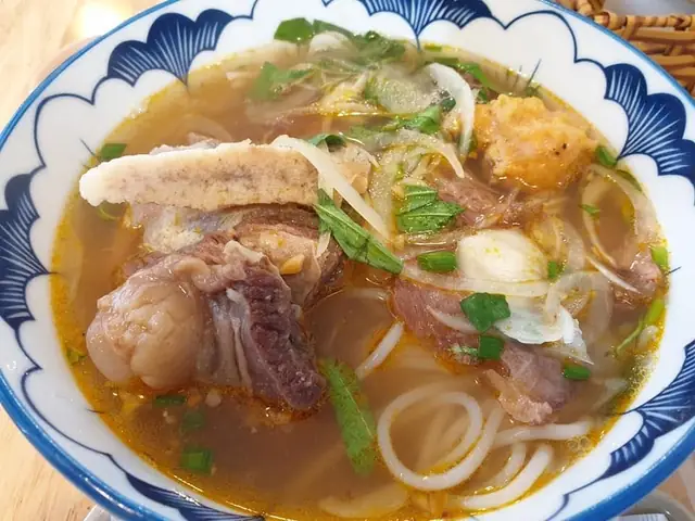 Top Bún Bò Ngon Nhất Quận Tân Bình: Địa Chỉ, Giá, Thực Đơn & Mẹo Chọn Cho Thực Khách Sài Gòn Top Bún Bò Ngon Nhất Quận Tân Bình: Địa Chỉ, Giá, Thực Đơn & Mẹo Chọn Cho Thực Khách Sài Gòn