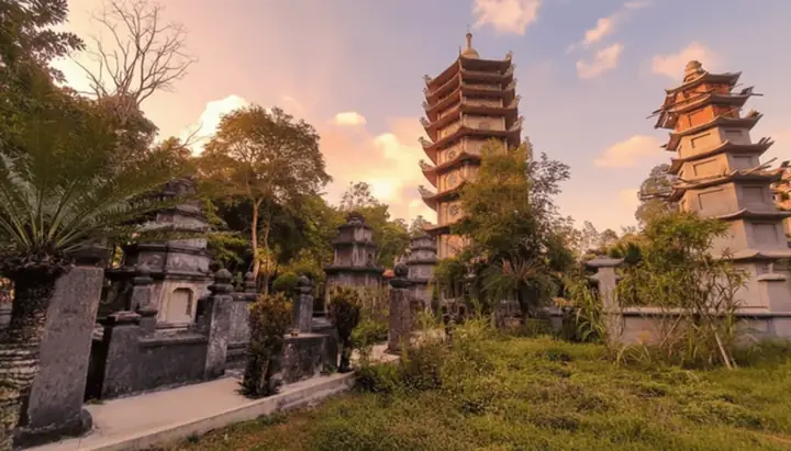Tổng Hợp Các Điểm Vui Chơi Ở Quảng Ngãi Cho Du Khách: Từ Đảo Lý Sơn Đến Núi Thiên Ấn Tổng Hợp Các Điểm Vui Chơi Ở Quảng Ngãi Cho Du Khách: Từ Đảo Lý Sơn Đến Núi Thiên Ấn
