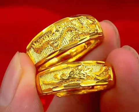Giải Mã Các Ký Hiệu Trên Nhẫn Vàng: Ý Nghĩa Và Cách Đọc Chính Xác Giải Mã Các Ký Hiệu Trên Nhẫn Vàng: Ý Nghĩa Và Cách Đọc Chính Xác