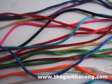 Tổng Hợp Các Loại Dây Đan Vòng Tay Handmade Phổ Biến Cho Người Mới Bắt Đầu Tổng Hợp Các Loại Dây Đan Vòng Tay Handmade Phổ Biến Cho Người Mới Bắt Đầu