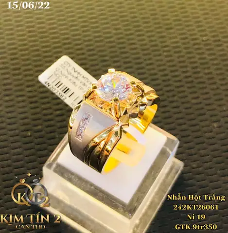Khám Phá Các Mẫu Nhẫn Nam Vàng 18k Đa Dạng Kiểu Dáng Cho Phái Mạnh Khám Phá Các Mẫu Nhẫn Nam Vàng 18k Đa Dạng Kiểu Dáng Cho Phái Mạnh