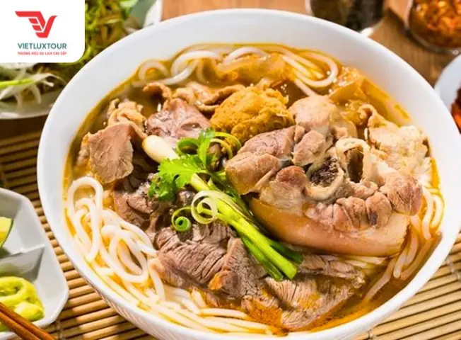 Top 20 Món Đặc Sản Huế Phải Thử – Hướng Dẫn Chi Tiết Cho Du Khách