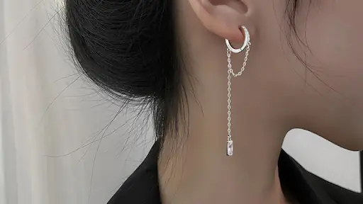Cách Đeo Bông Tai Tròn Sao Cho Hợp Mặt Và Không Gây Hôi