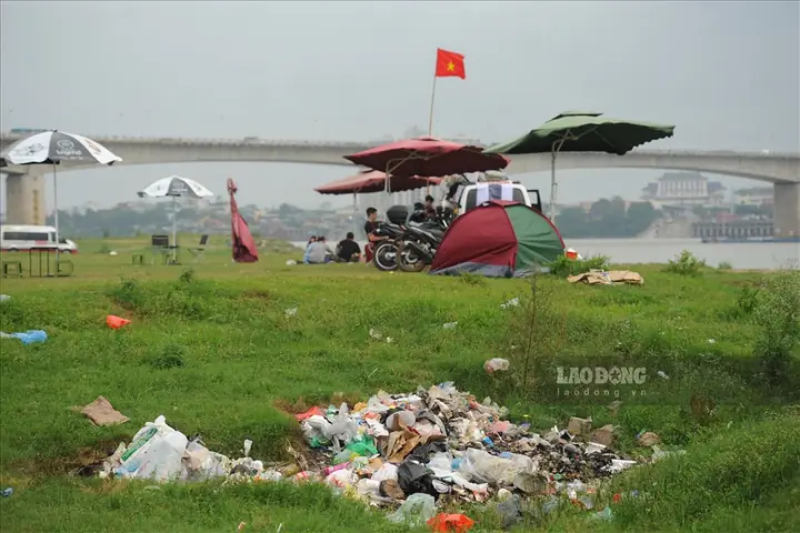 Hướng Dẫn Chi Tiết Cách Đi Ra Bãi Giữa Sông Hồng Từ Nội Đô Hà Nội Cho Chuyến Đi Cuối Tuần