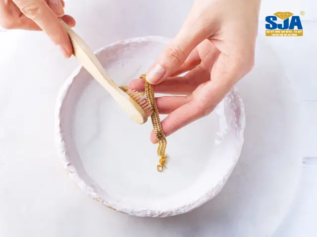 Cách Làm Sáng Dây Chuyền Vàng Tại Nhà Với Nguyên Liệu Dễ Kiếm Cho Người Mới Bắt Đầu