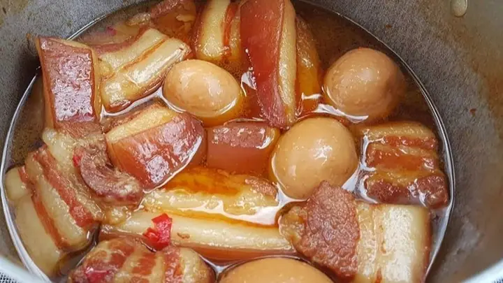 Cách Làm Món Thịt Kho Trứng Vịt Nước Dừa Thơm Ngon, Chuẩn Vị Nam Bộ Cho Gia Đình Cách Làm Món Thịt Kho Trứng Vịt Nước Dừa Thơm Ngon, Chuẩn Vị Nam Bộ Cho Gia Đình