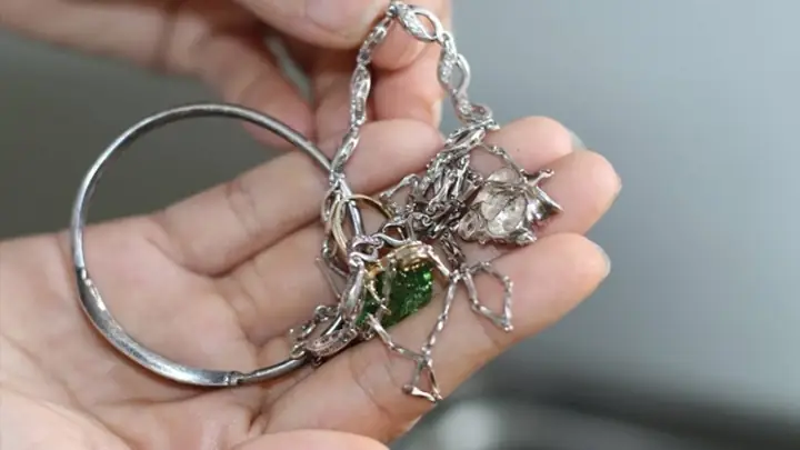 Cách Làm Sáng Nhẫn Inox Tại Nhà Nhanh Chóng Và An Toàn