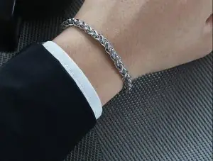 Cách Làm Sáng Nhẫn Inox Tại Nhà Nhanh Chóng Và An Toàn