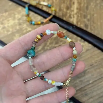Hướng Dẫn Cách Làm Vòng Tay Bằng Hạt Cườm Handmade Tại Nhà Cho Người Mới Bắt Đầu Hướng Dẫn Cách Làm Vòng Tay Bằng Hạt Cườm Handmade Tại Nhà Cho Người Mới Bắt Đầu