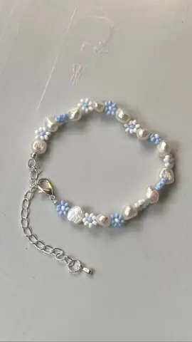Hướng Dẫn Cách Làm Vòng Tay Bằng Hạt Cườm Handmade Tại Nhà Cho Người Mới Bắt Đầu Hướng Dẫn Cách Làm Vòng Tay Bằng Hạt Cườm Handmade Tại Nhà Cho Người Mới Bắt Đầu