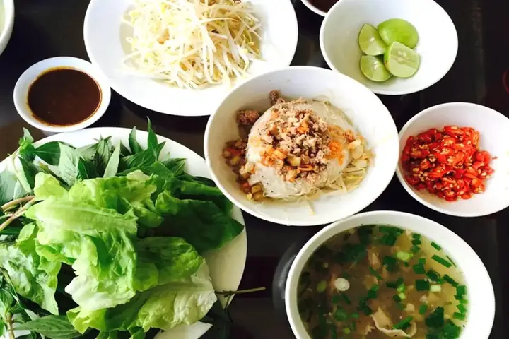 Cách Nấu Phở Khô Gà Gia Lai Chuẩn Vị Tại Nhà