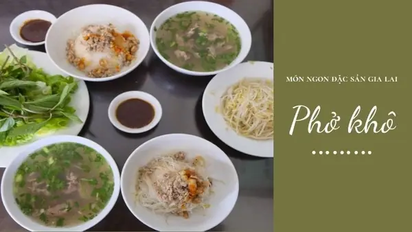 Cách Nấu Phở Khô Gà Gia Lai Chuẩn Vị Tại Nhà