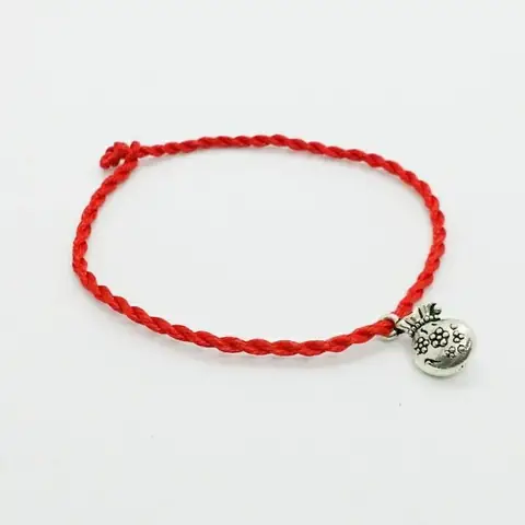 Hướng Dẫn Chi Tiết Cách Thắt Vòng Tay Bằng Chỉ Handmade Đơn Giản Cho Người Mới Bắt Đầu