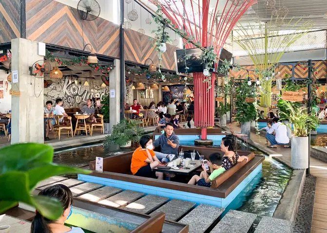 Top 10 Quán Cafe Cá Koi Ở Sài Gòn – Địa Điểm Chill, View Đẹp Và Tiện Nghi Top 10 Quán Cafe Cá Koi Ở Sài Gòn – Địa Điểm Chill, View Đẹp Và Tiện Nghi