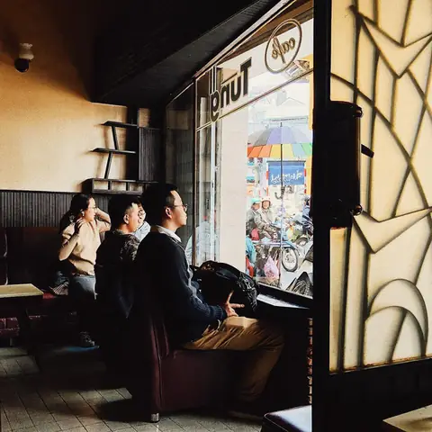 Cảm Nhận Cafe Tùng Đà Lạt: Không Gian Tĩnh Lặng Và Ký Ức Nhạc Trịnh Công Sơn