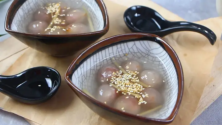 Gợi Ý Các Quán Chè Bột Lọc Heo Quay Ở Huế Chuẩn Vị Cố Đô Cho Thực Khách Muốn Trải Nghiệm Ẩm Thực Địa Phương